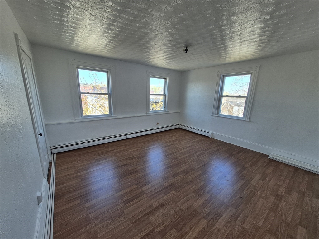155 R Washington Street, Unit 3 Peabody, MA 01960 - Photo 5 of 17
