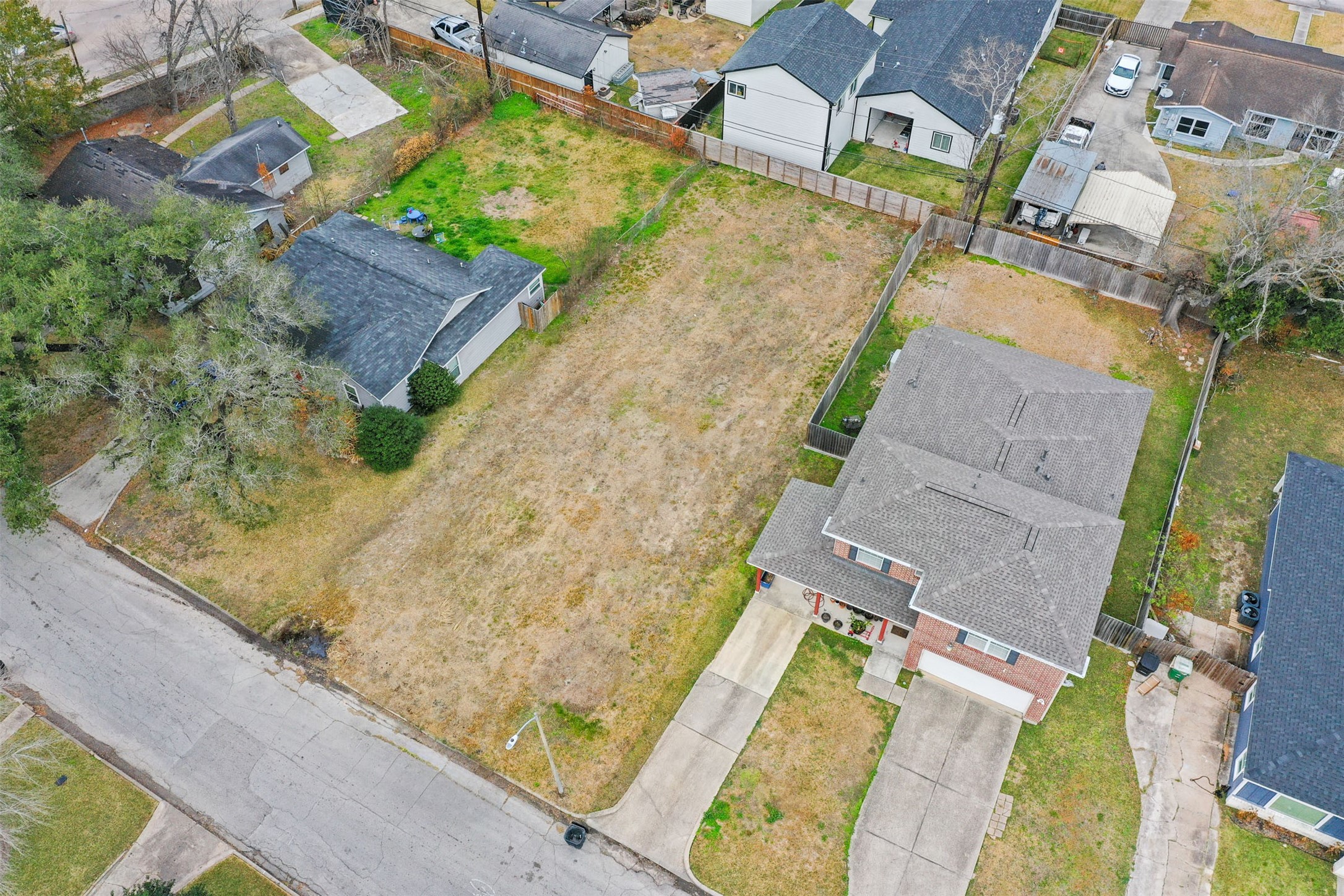 4711 Marietta Lane Houston, TX 77021 - Photo 2 of 10