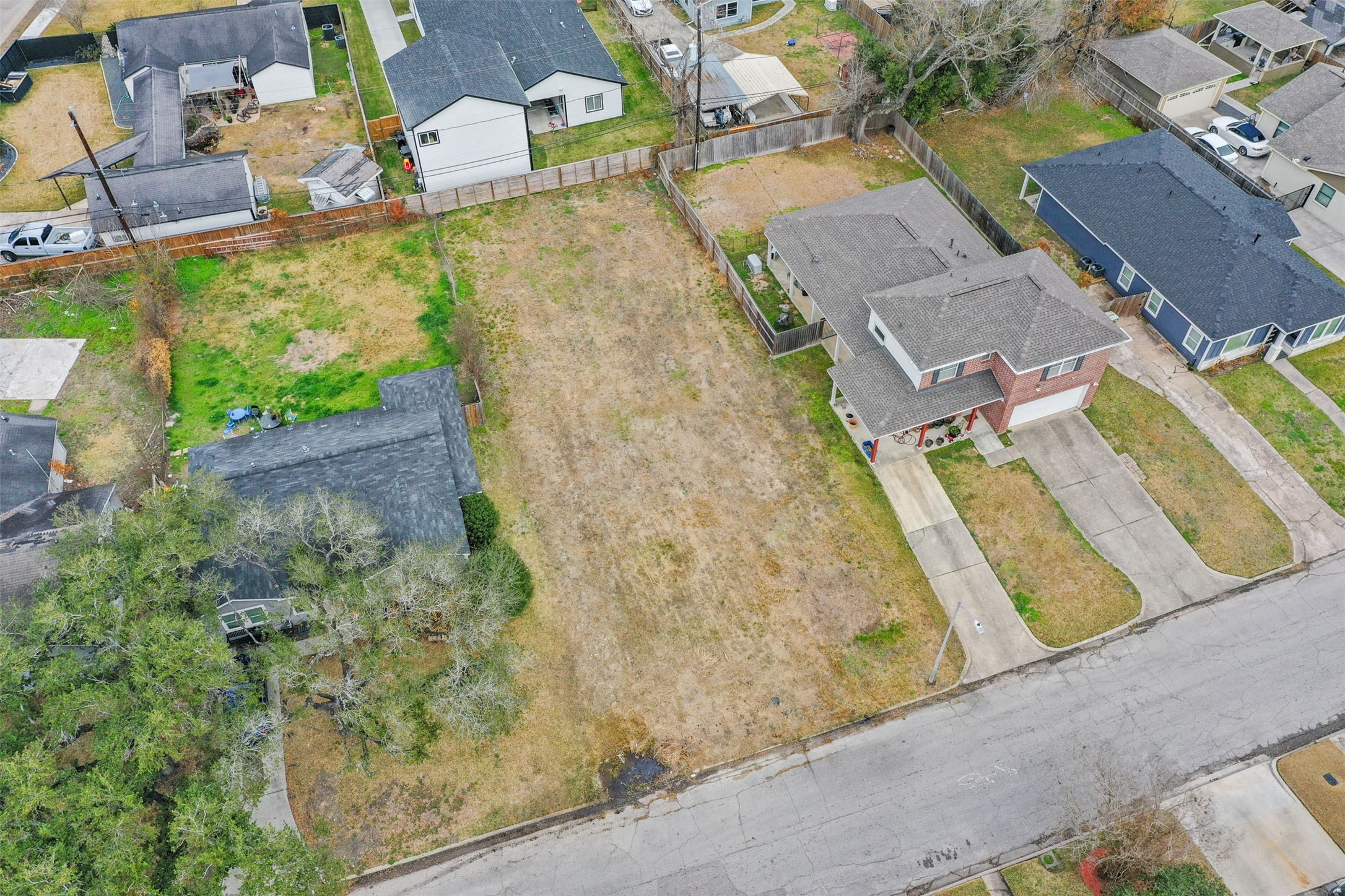 4711 Marietta Lane Houston, TX 77021 - Photo 3 of 10