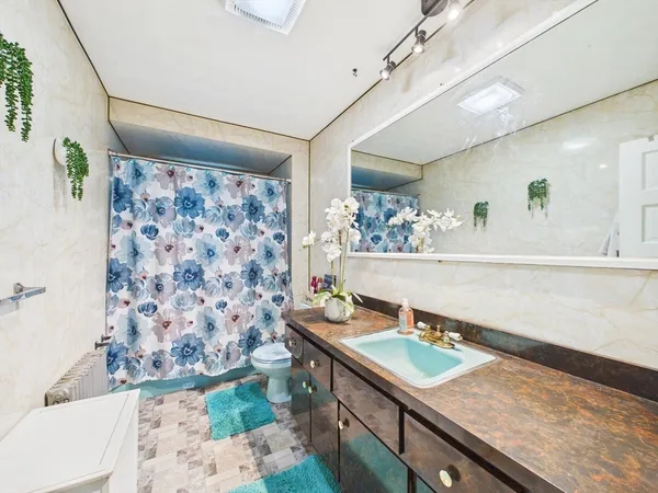 $949,900 | 104-106 Belleville Road, New Bedford, MA 02745