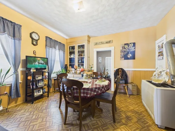$949,900 | 104-106 Belleville Road, New Bedford, MA 02745