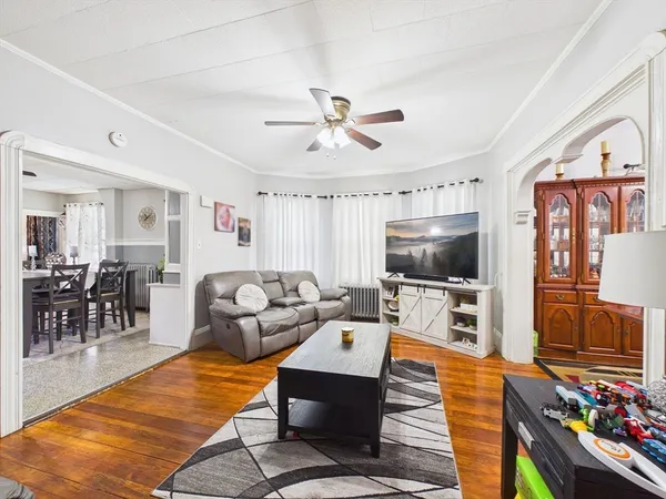 $949,900 | 104-106 Belleville Road, New Bedford, MA 02745