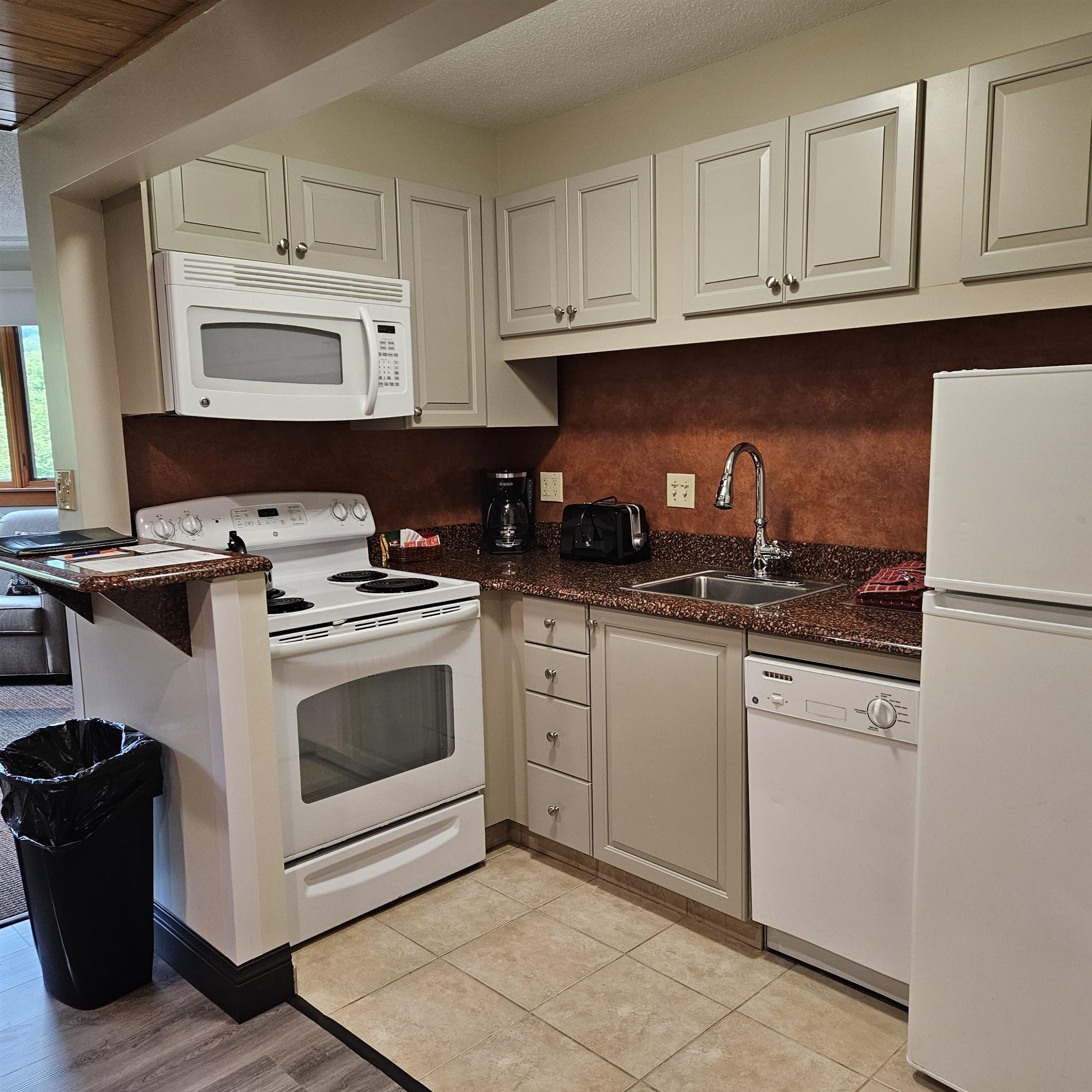 90 Loon Mountain Road, Unit 1021D Lincoln, NH 03251 - Photo 6 of 24