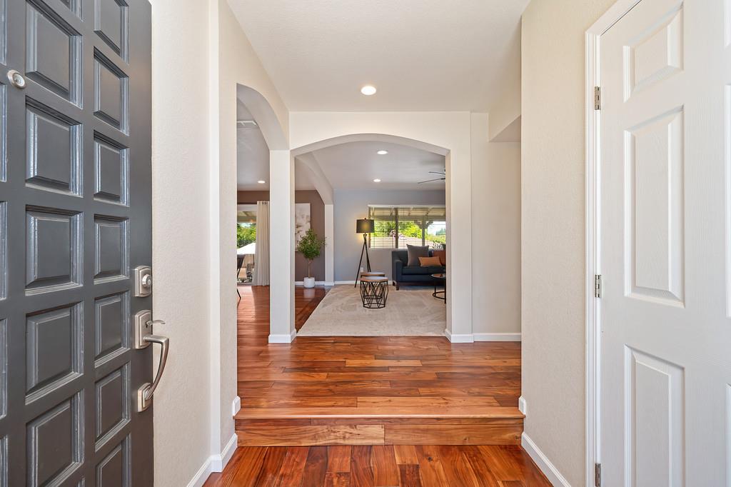 8440 Ranchita Way Fair Oaks, CA 95628 - Photo 4 of 55