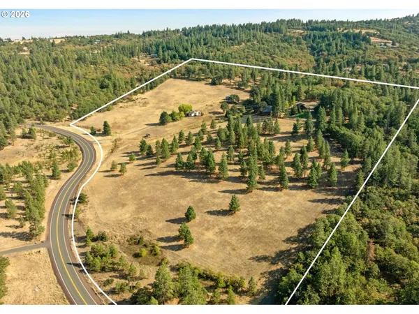 $1,800,000 | 7000 7 Mile Hill Road, The Dalles, OR 97058