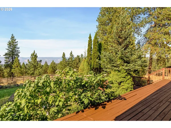 $1,800,000 | 7000 7 Mile Hill Road, The Dalles, OR 97058