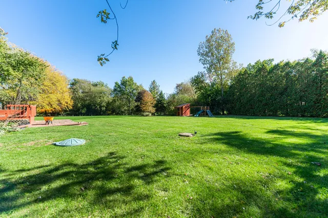 $879,900 | 336 Roberts Road, Inverness, IL 60010