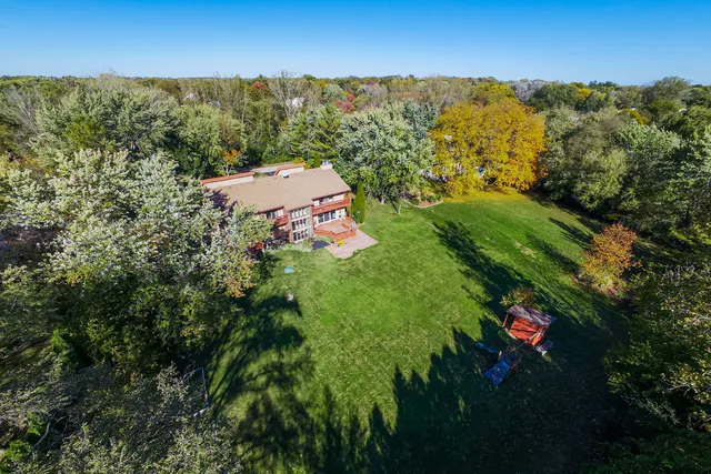 $879,900 | 336 Roberts Road, Inverness, IL 60010