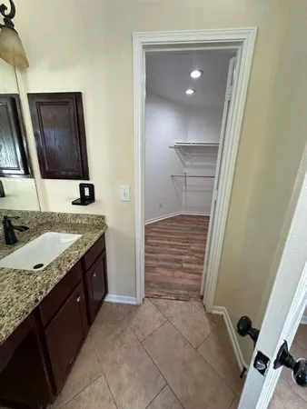 $1,950 | 5718 Straight Way, Houston, TX 77339