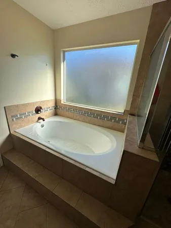 $1,950 | 5718 Straight Way, Houston, TX 77339