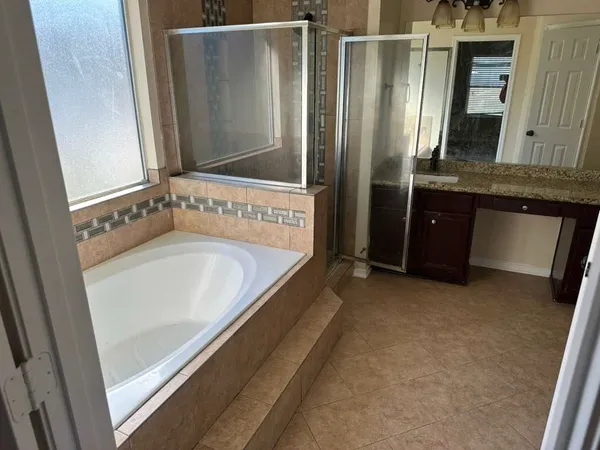 $1,950 | 5718 Straight Way, Houston, TX 77339