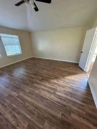 $1,950 | 5718 Straight Way, Houston, TX 77339