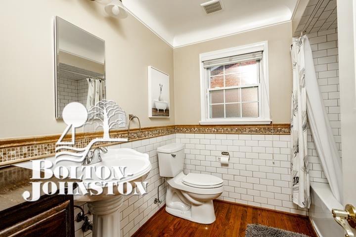 884 North Renaud Road Grosse Pointe, MI 48236 - Photo 28 of 54 First Floor Full Bath