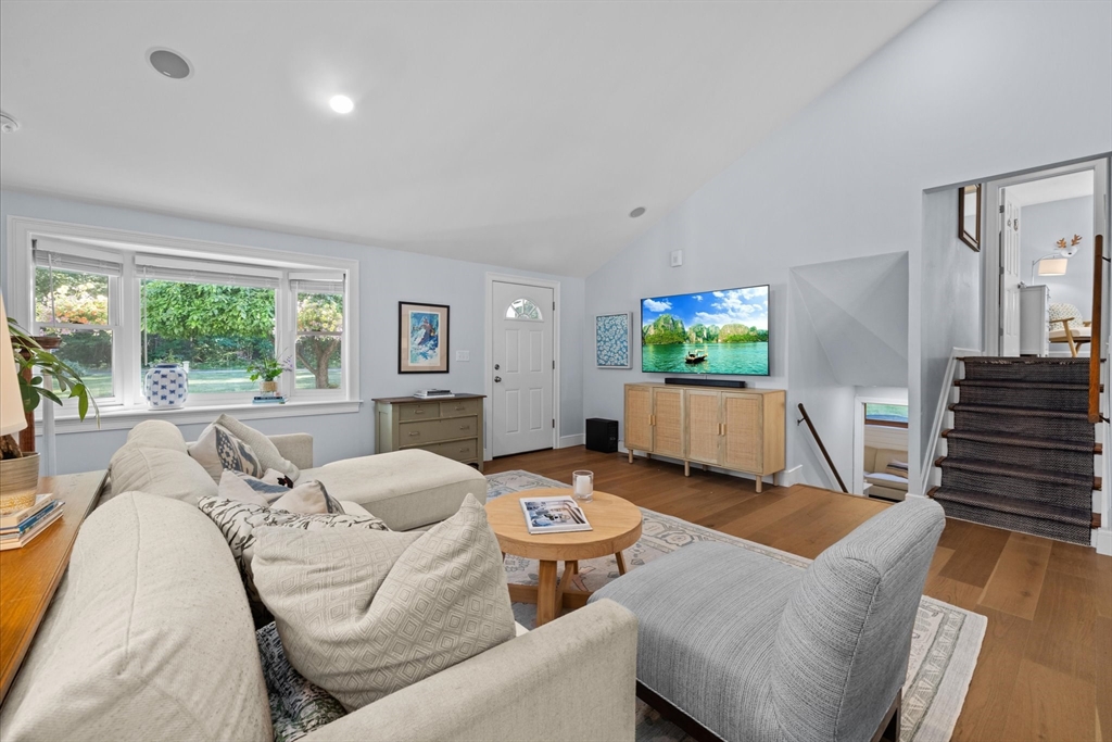55 Union Bridge Road Duxbury, MA 02332 - Photo 8 of 42