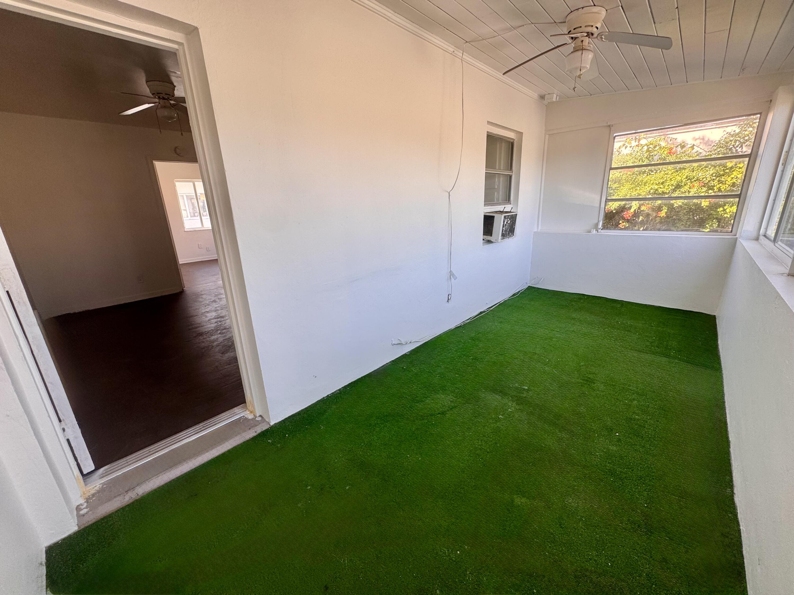 2515 Avenue East Riviera Beach, FL 33404 - Photo 2 of 9 IMG_6602