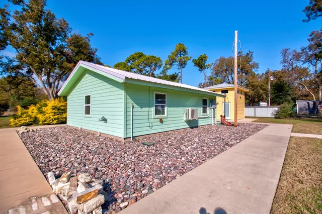 $425,000 | 227 Newcastle, Gordonville, TX 76245