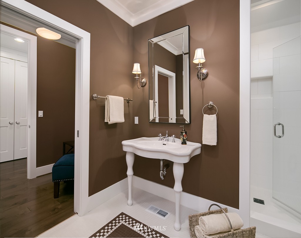 2434 Evergreen Point Road Medina, WA 98039 - Photo 19 of 25