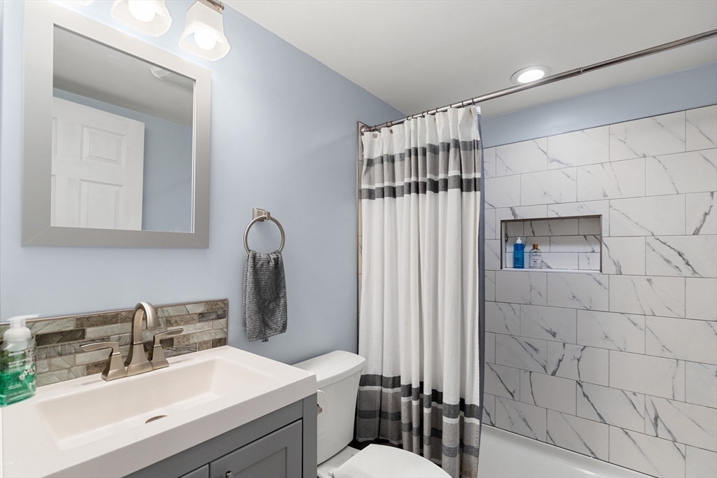 4 Circle Street Middleton, MA 01949 - Photo 13 of 30