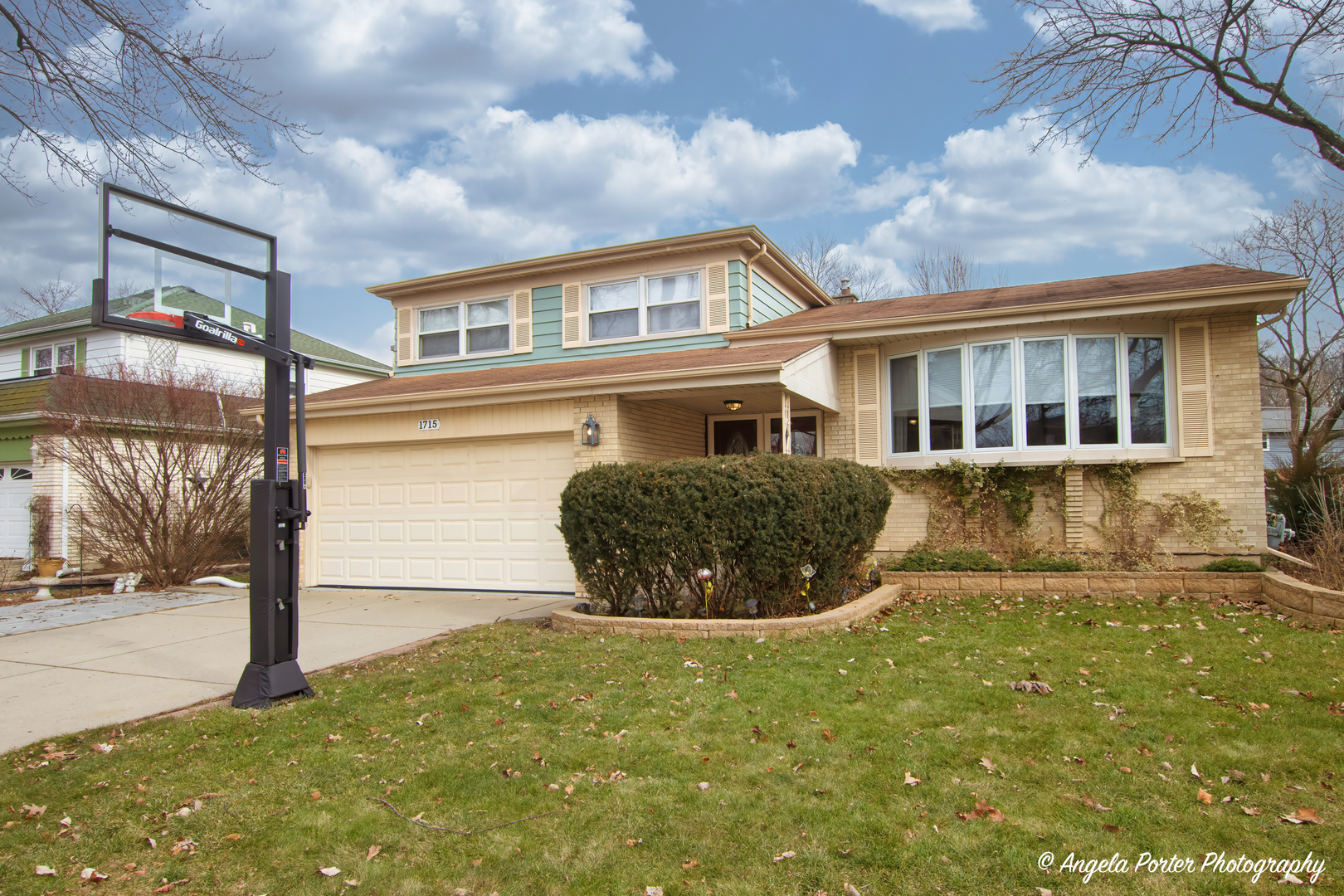 1715 Beech Road Mount Prospect, IL 60056 - Photo 1 of 38 Gallery Image 1
