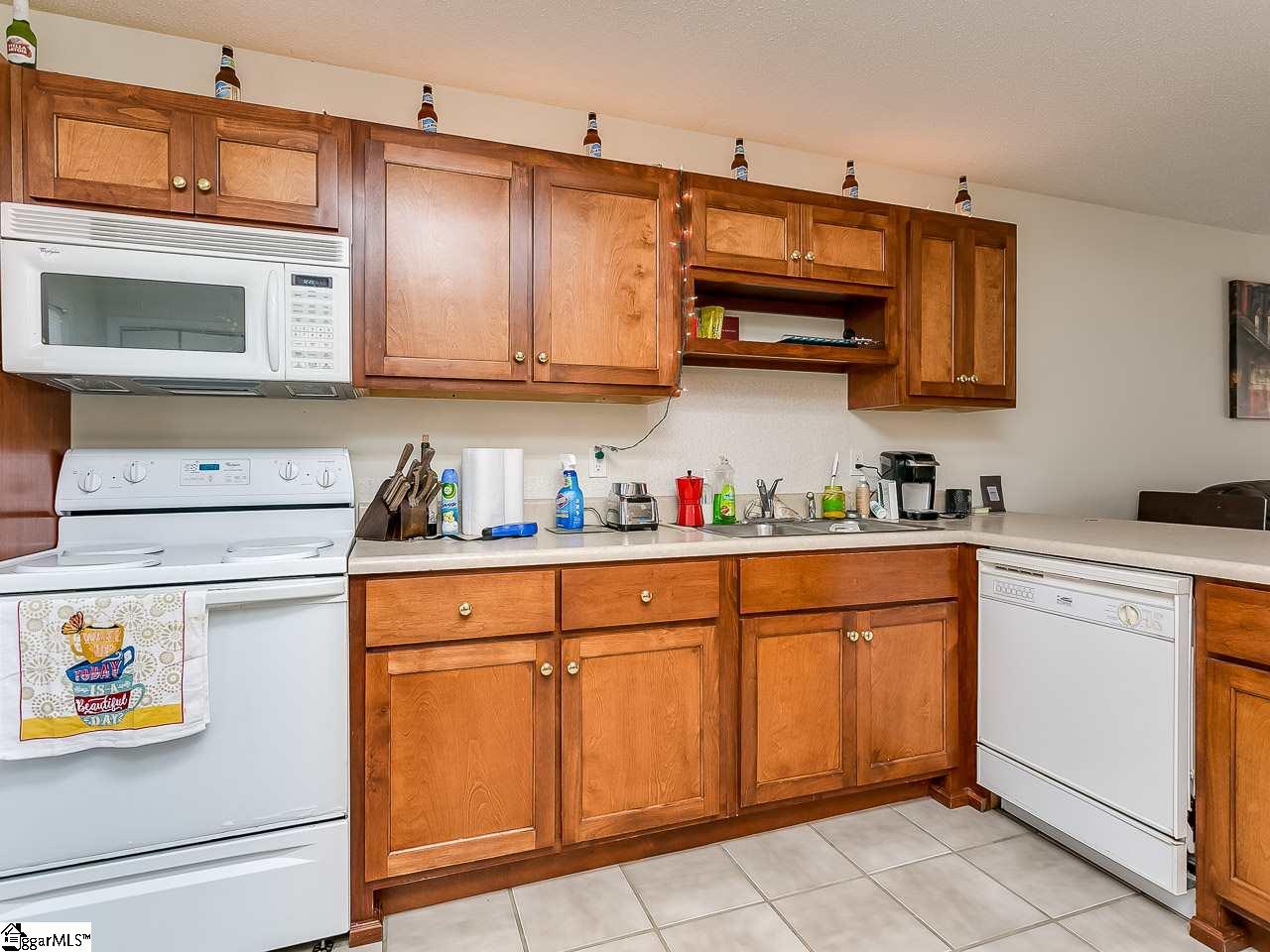 208 Springfield Circle Easley, SC 29642 - Photo 7 of 26 Gallery Image 7