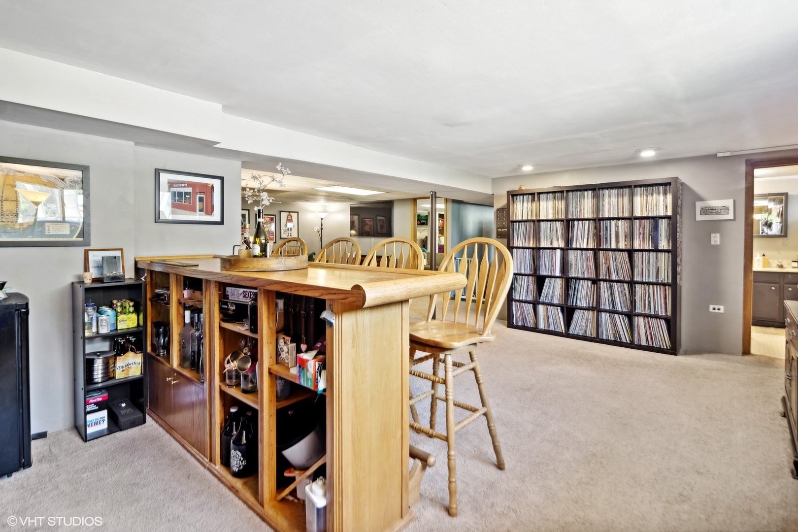250 East Harrison Road Lombard, IL 60148 - Photo 26 of 32 a view of a livingroom with furniture and windows