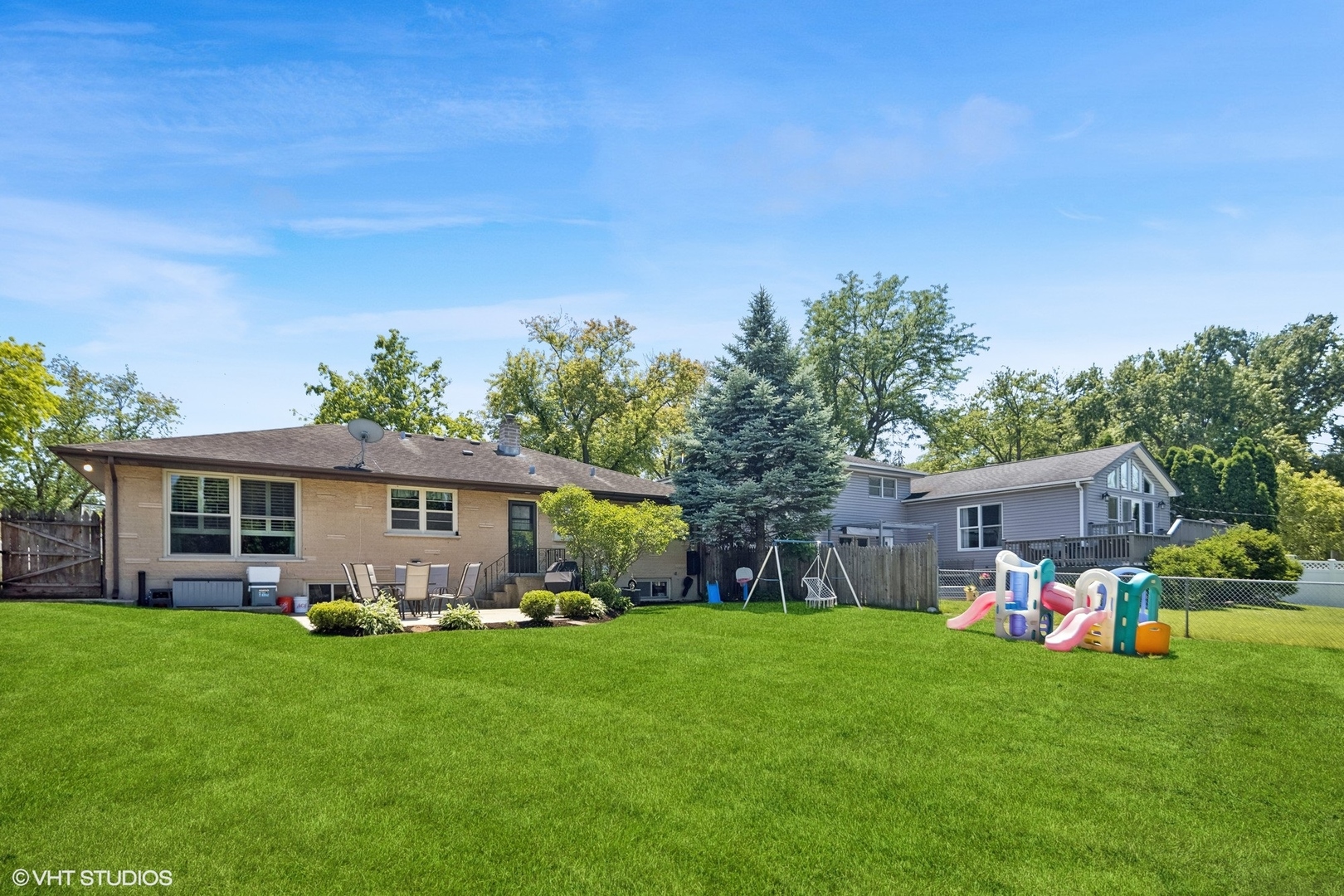250 East Harrison Road Lombard, IL 60148 - Photo 29 of 32 a front view of house with yard and green space
