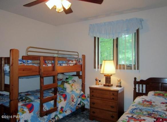 101 Perch Road Lackawaxen, PA 18435 - Photo 26 of 31 26 BEDROOM 3 (600x450)