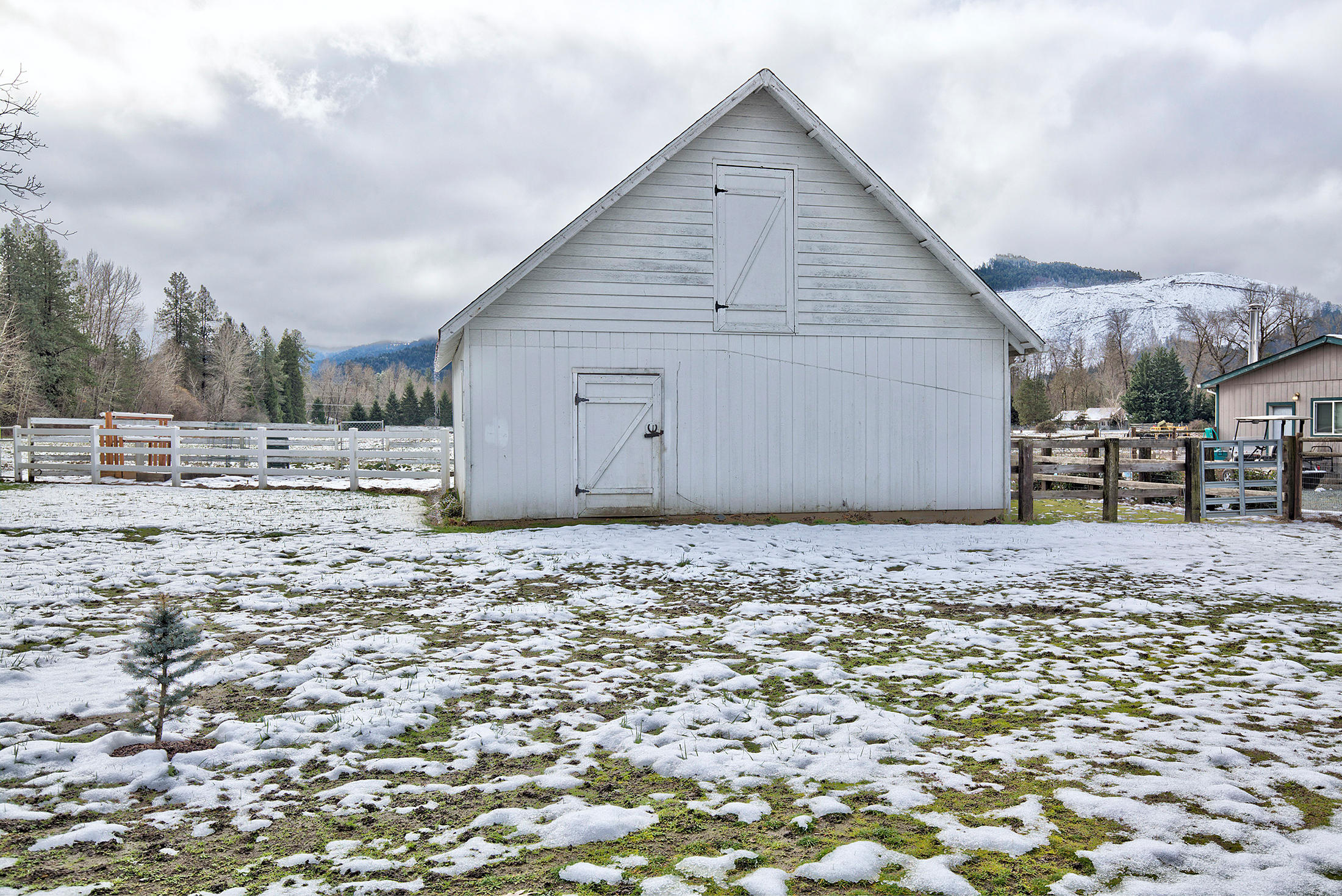 3633 Helms Road Grants Pass, OR 97527 - Photo 18 of 59 helms013