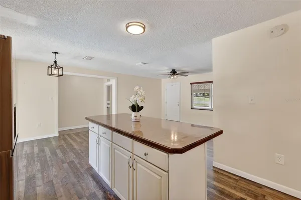 $244,850 | 405 Tropic Circle, Fruitland Park, FL 34731