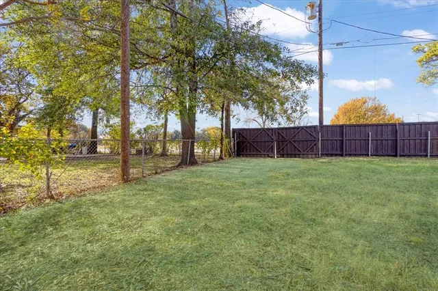 $384,000 | 450 Hickory Street, Lewisville, TX 75057