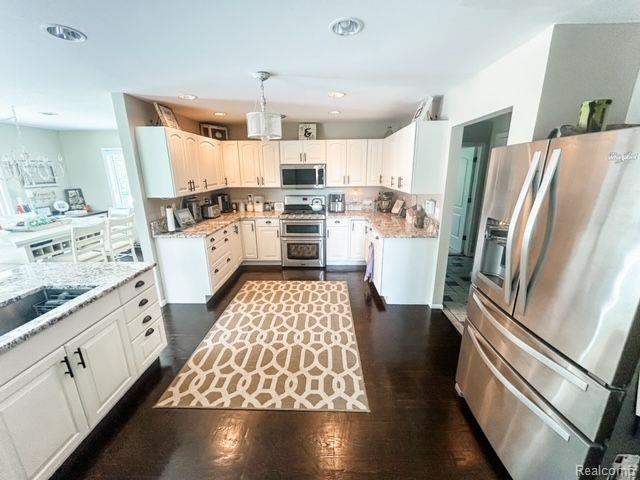 11256 Country Lane Pinckney, MI 48169 - Photo 16 of 38
