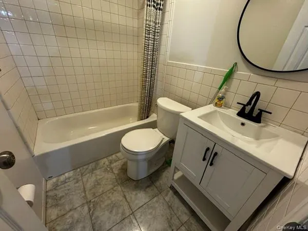 $485,000 | 175-24 89th Avenue, Unit C | Eastwood