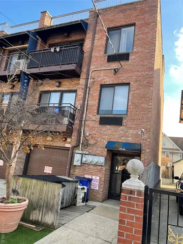 $485,000 | 175-24 89th Avenue, Unit C | Eastwood