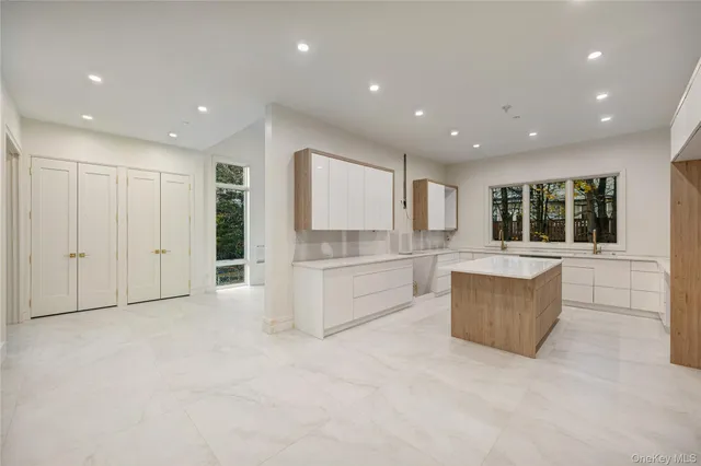 $1,999,000 | 12 Buckman Place, Unit 101, Monsey, NY 10952