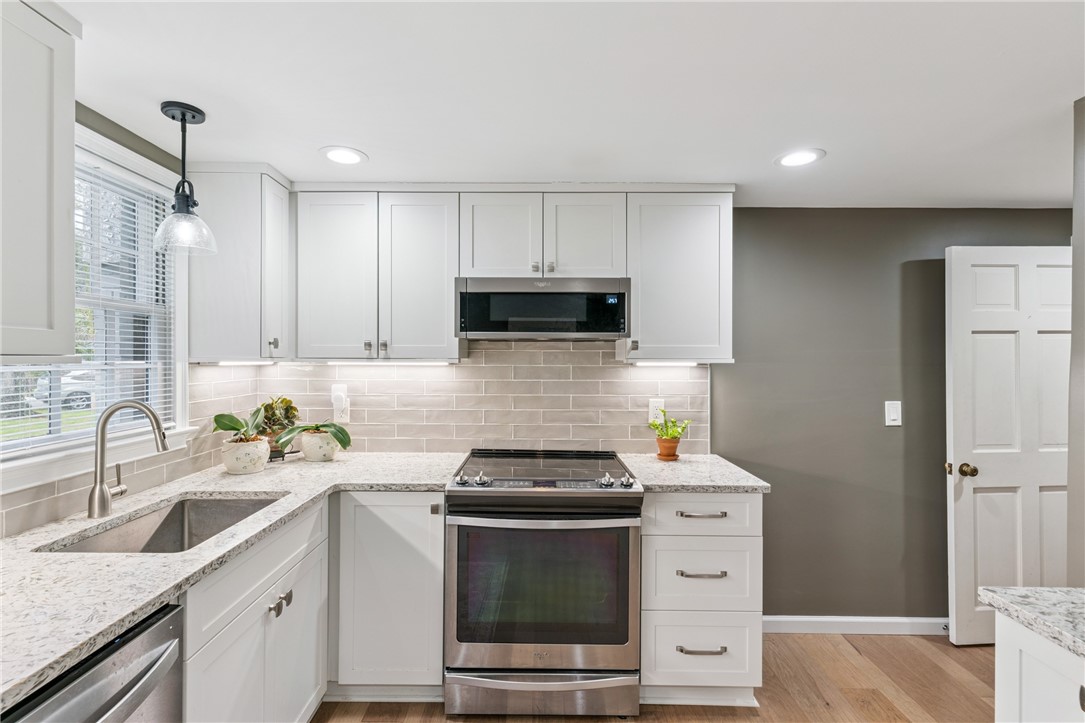 204 Anguilla Avenue St. Simons Island, GA 31522 - Photo 13 of 35 Stainless Steel Appliances