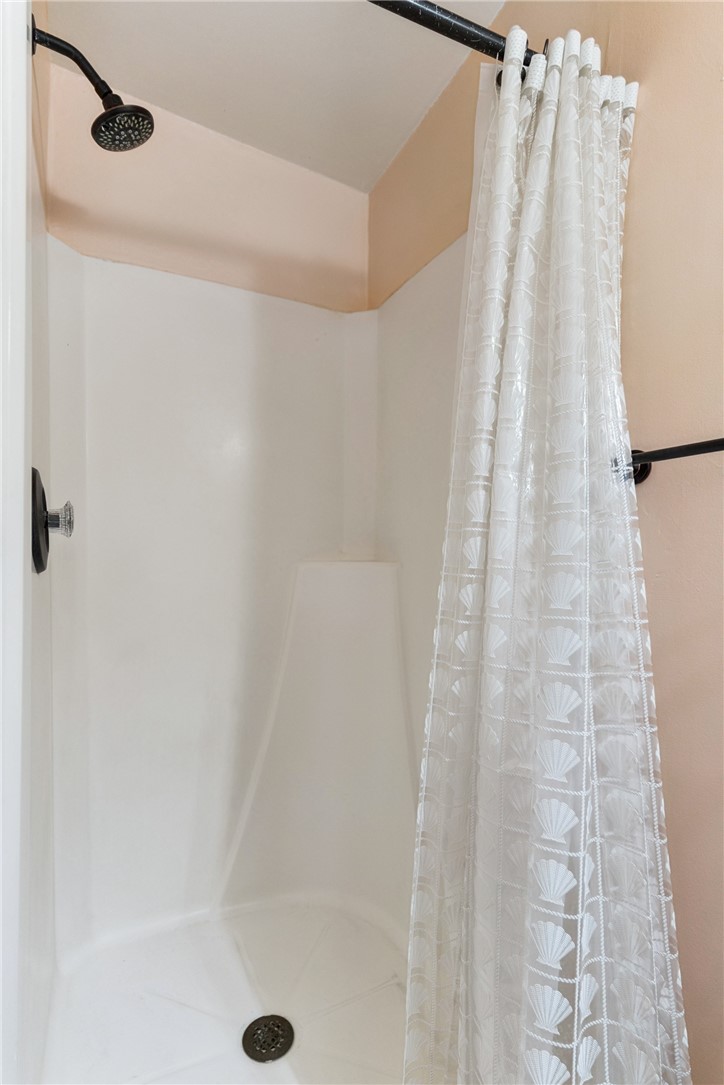 204 Anguilla Avenue St. Simons Island, GA 31522 - Photo 28 of 35 Stand up shower Bedroom 3