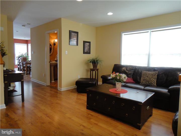2735 Willits Road Philadelphia, PA 19114 - Photo 2 of 19 Gallery Image 2