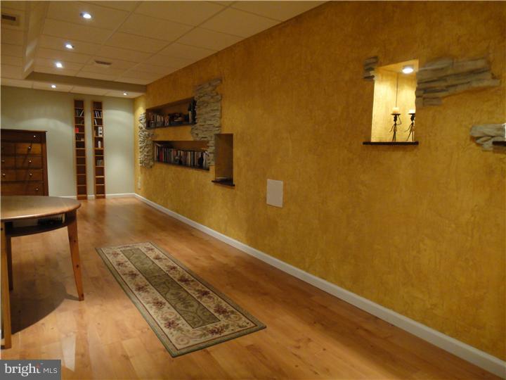 2735 Willits Road Philadelphia, PA 19114 - Photo 15 of 19 Gallery Image 15