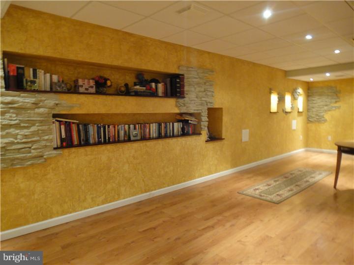2735 Willits Road Philadelphia, PA 19114 - Photo 16 of 19 Gallery Image 16