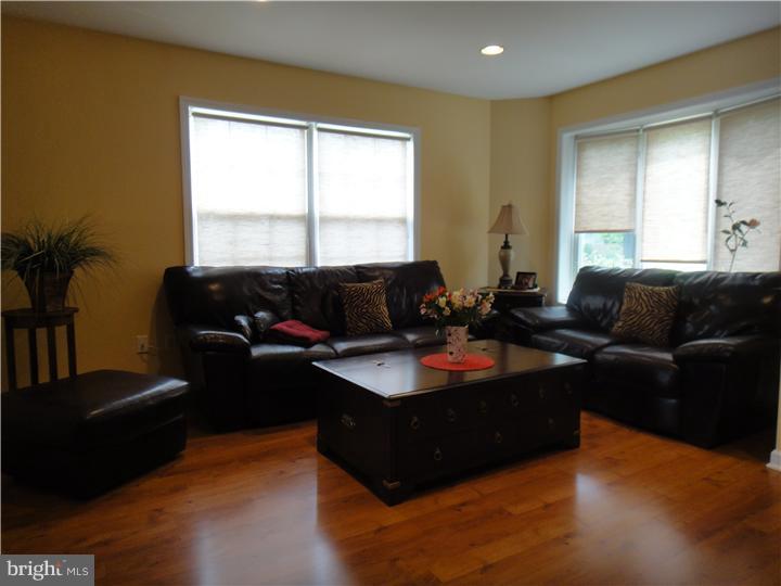 2735 Willits Road Philadelphia, PA 19114 - Photo 3 of 19 Gallery Image 3
