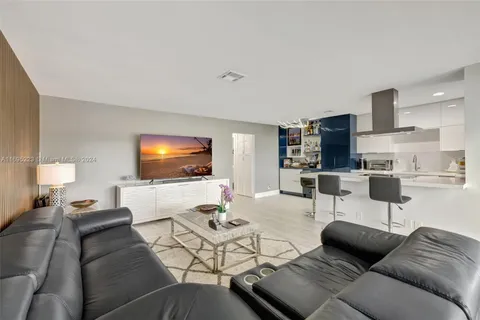 $450,000 | 2866 Northeast 30th Street, Unit 19, Fort Lauderdale, FL 33306