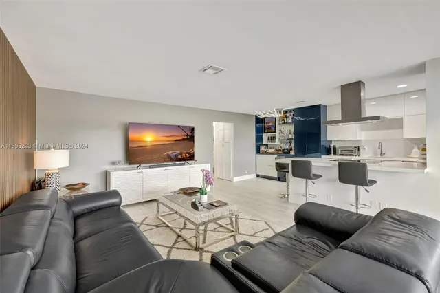 $450,000 | 2866 Northeast 30th Street, Unit 19, Fort Lauderdale, FL 33306