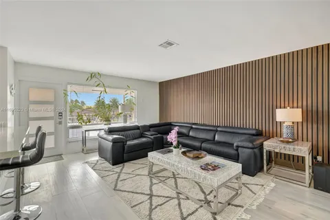 $450,000 | 2866 Northeast 30th Street, Unit 19, Fort Lauderdale, FL 33306