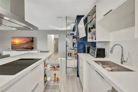 $450,000 | 2866 Northeast 30th Street, Unit 19, Fort Lauderdale, FL 33306