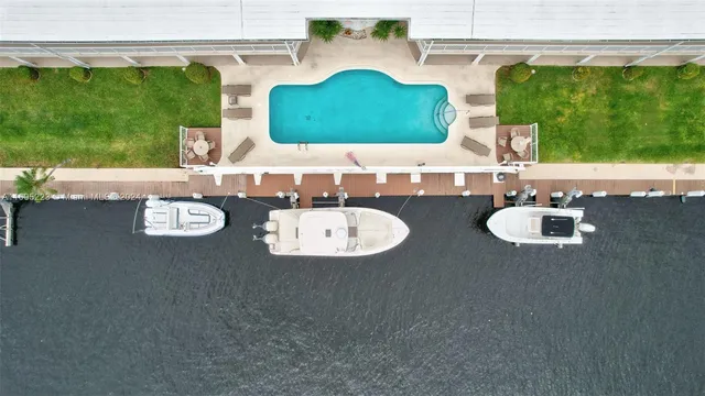 $450,000 | 2866 Northeast 30th Street, Unit 19, Fort Lauderdale, FL 33306