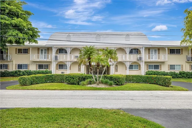 $450,000 | 2866 Northeast 30th Street, Unit 19, Fort Lauderdale, FL 33306