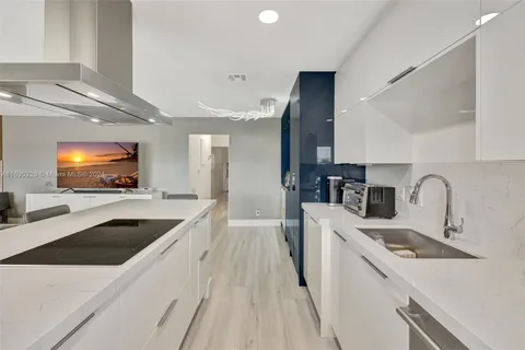 $450,000 | 2866 Northeast 30th Street, Unit 19, Fort Lauderdale, FL 33306
