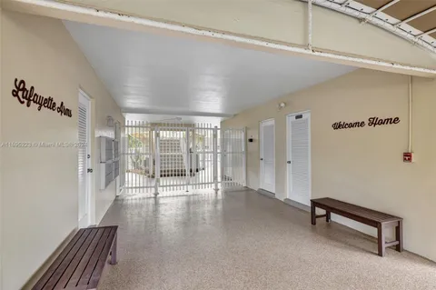 $450,000 | 2866 Northeast 30th Street, Unit 19, Fort Lauderdale, FL 33306
