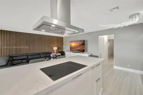 $450,000 | 2866 Northeast 30th Street, Unit 19, Fort Lauderdale, FL 33306