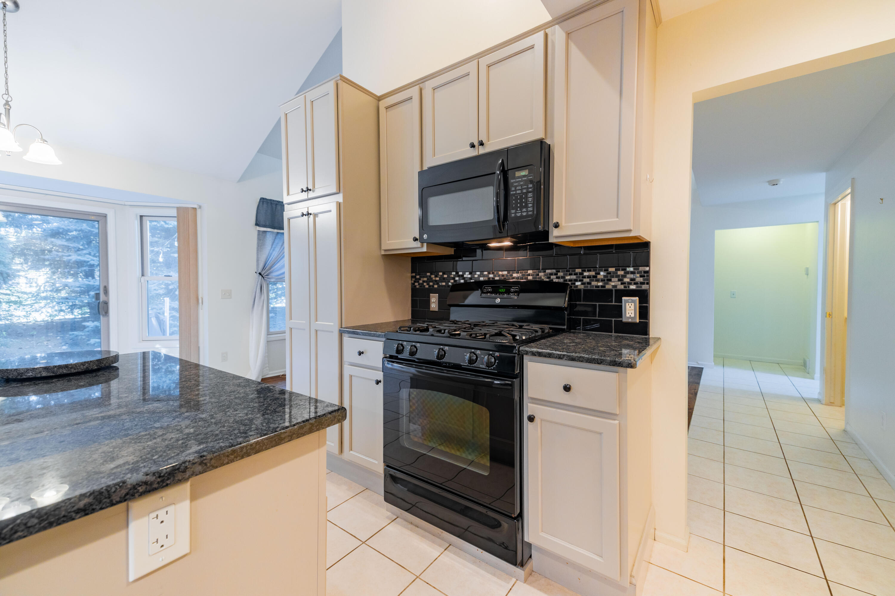 22450 Timber Ridge Court Woodhaven, MI 48183 - Photo 12 of 35 22450 Timber Ridge, Woodhaven (12 of 35)